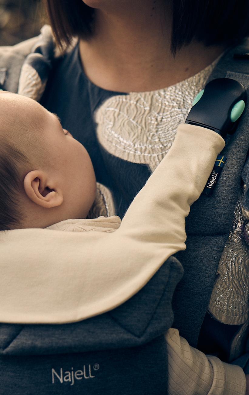 Teething Pad & Bib for Baby Carriers